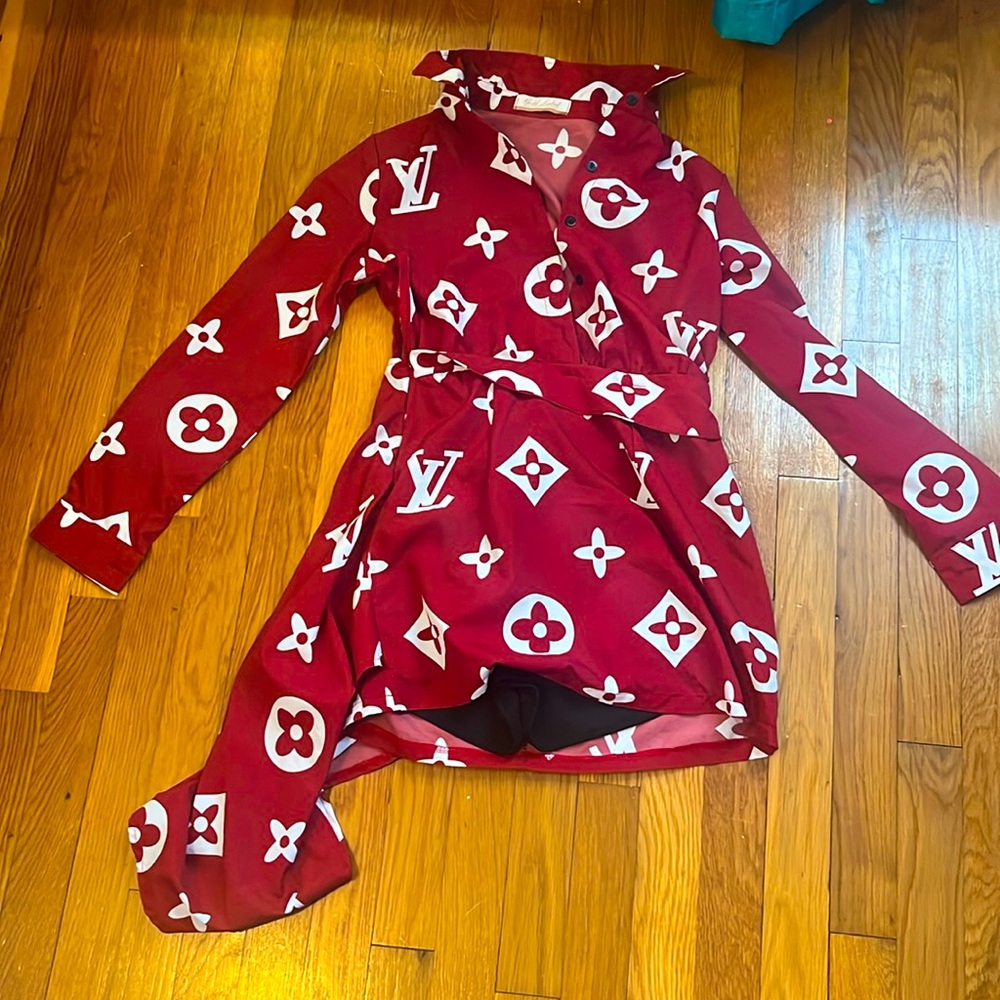 Vintage LV gold label Louis Vuitton box logo dress/onsie great condition